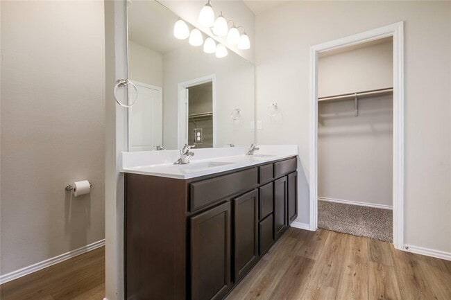 Building Photo - 401 Yemen Rd