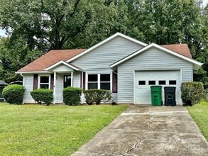 Building Photo - 5415 Amado St