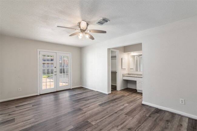 Building Photo - 22115 Fincastle Dr