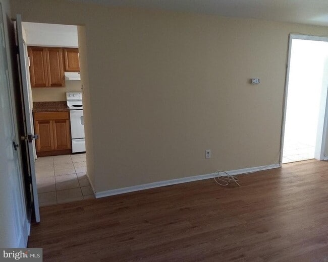 Building Photo - 743 Jackson St