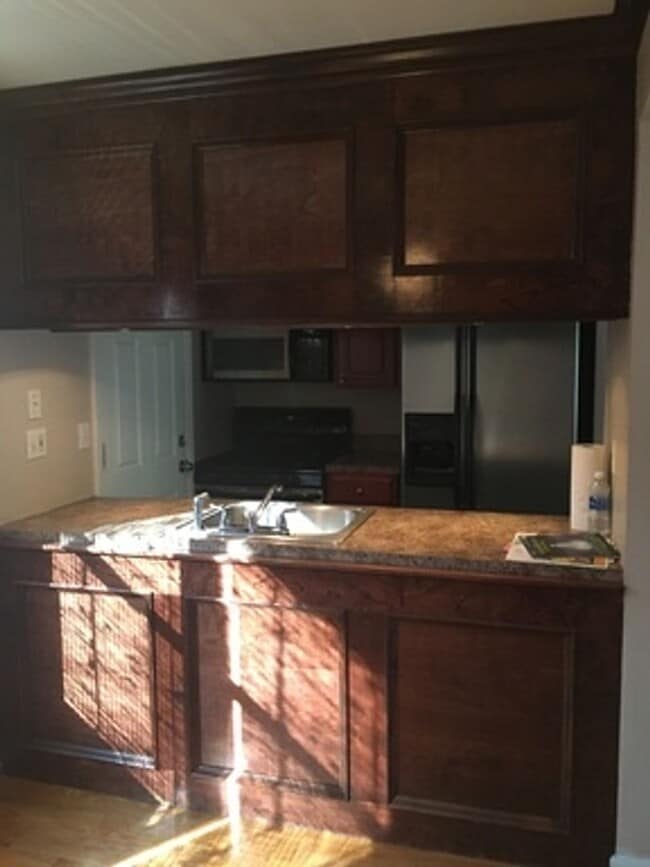 Building Photo - Wonderful 3BR/2BTH Soulard Townhouse