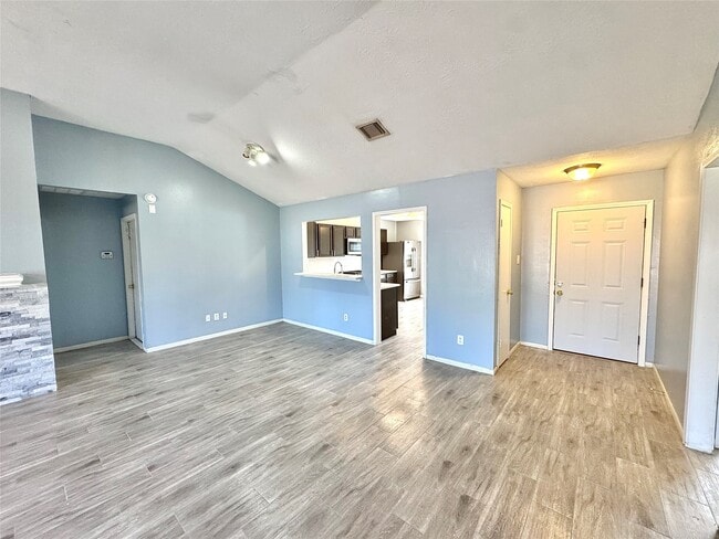 Building Photo - 15807 Pilgrim Hall Dr