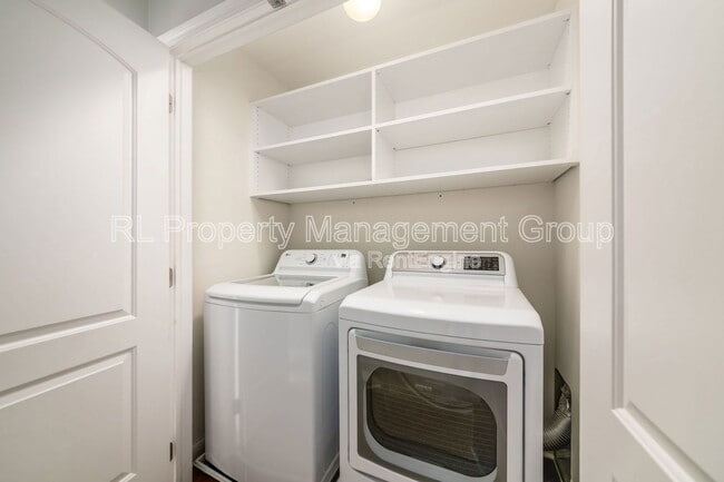 Building Photo - 5964 Woodshire Dr