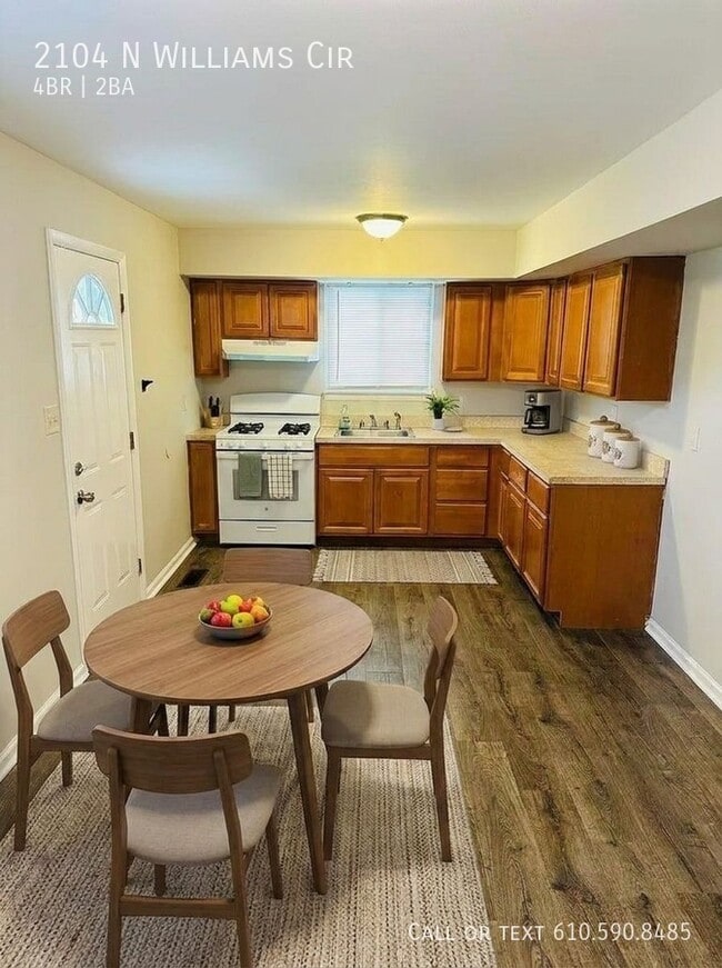 Building Photo - 2104 N Williams Cir