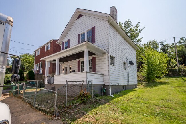 Building Photo - 2810 Freeland St