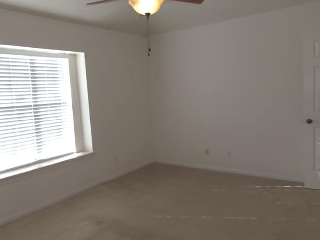 Building Photo - 4510 Fawn Dr