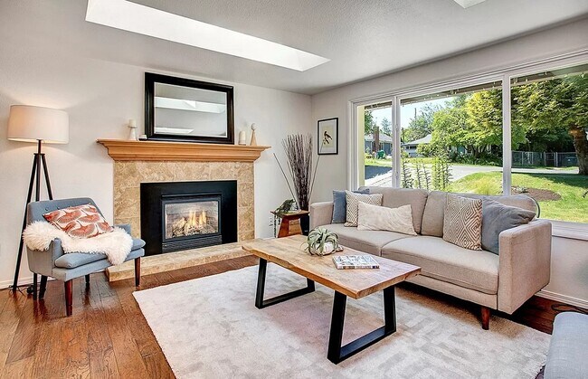 Building Photo - 18322 9th Ave NE