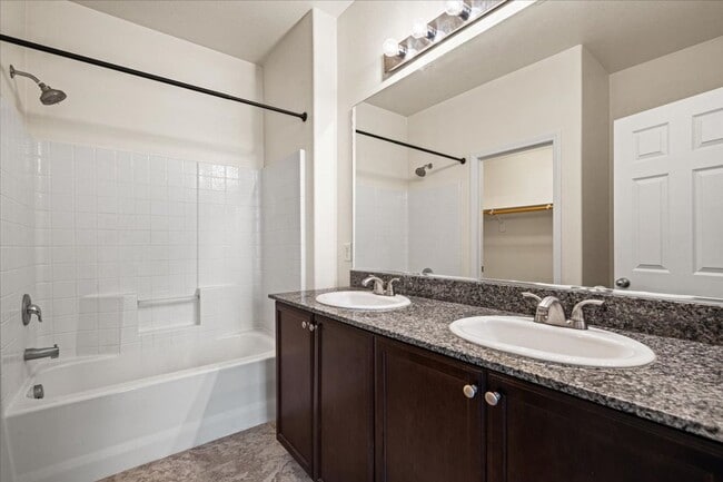 Building Photo - 4563 Townwall St