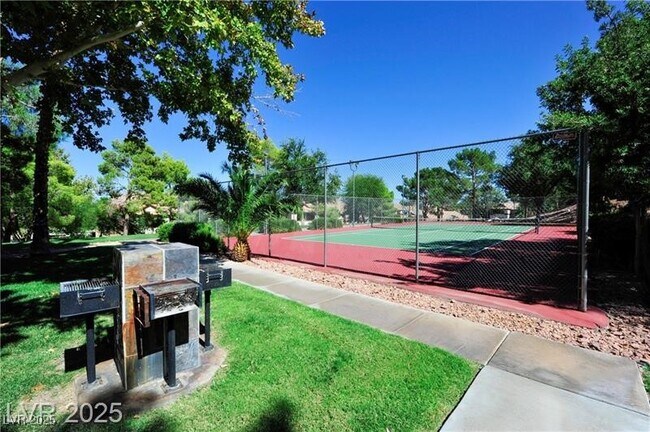 Building Photo - 231 W Horizon Ridge Pkwy