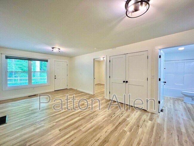 Building Photo - 121 Justus Acrs Dr