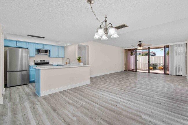 Building Photo - 500 Treasure Island Causeway