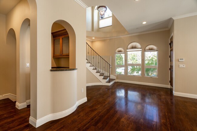 Building Photo - 3838 Tilden Ave