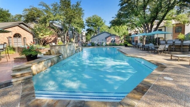 Building Photo - 18800 Lina St