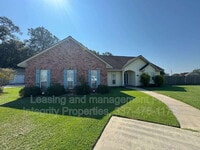 Building Photo - 150 Comanche Ln