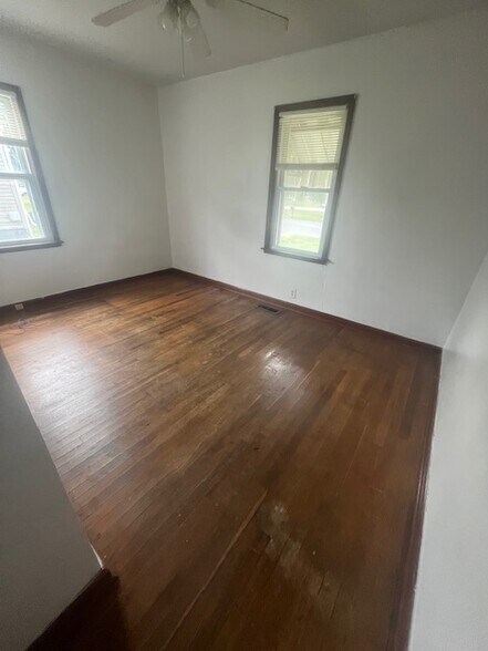 bedroom #1 - 1604 N New York Ave