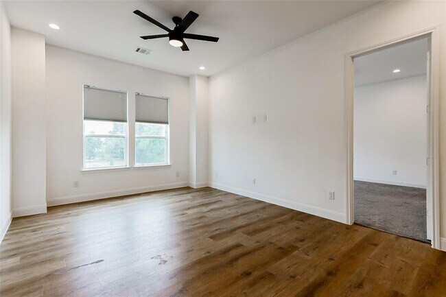 Building Photo - 7810 Kenton St