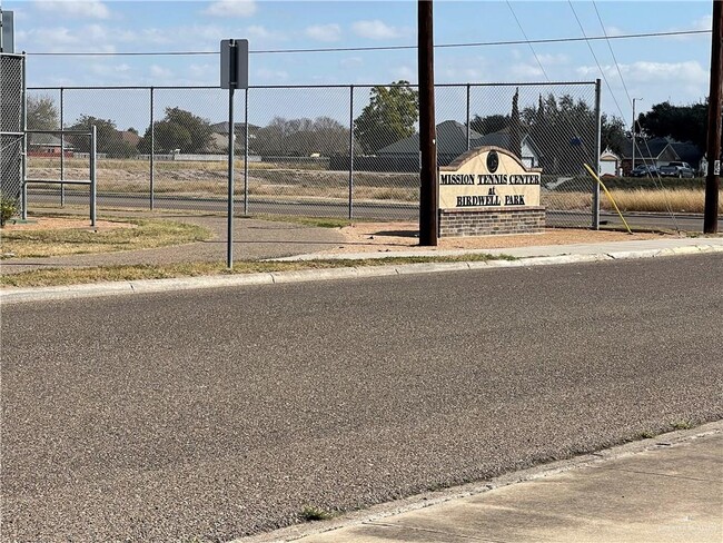 Building Photo - 13 Dora Jeanne Dr