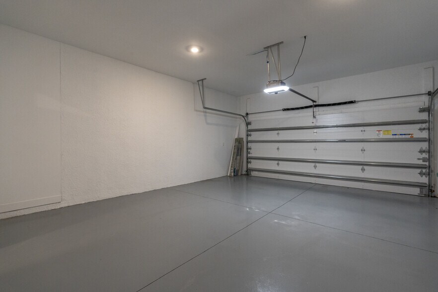 Garage - 15347 Turin Dr