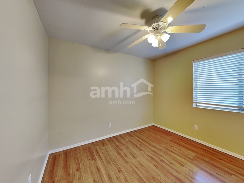 Building Photo - 14228 N 150th Ln