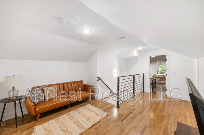 Building Photo - 1458 Beecher St SW