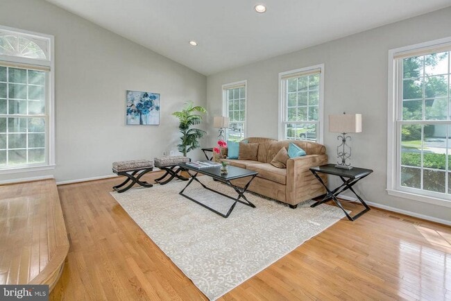 Building Photo - 26 Lily Pond Ct