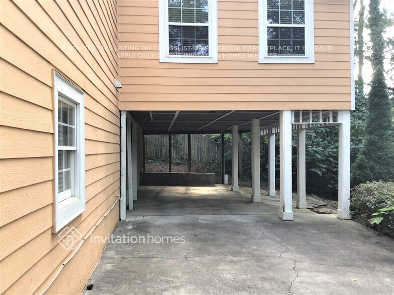 Building Photo - 4796 Shallow Ridge Rd NE