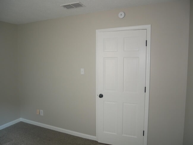 Building Photo - 4651 Addington Dr