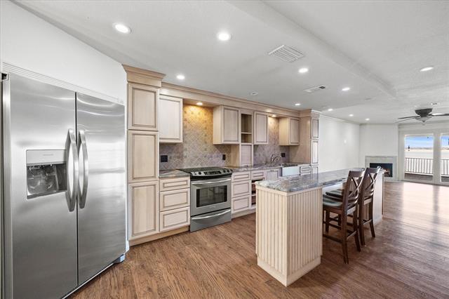 Building Photo - 3830 Mediterranean St