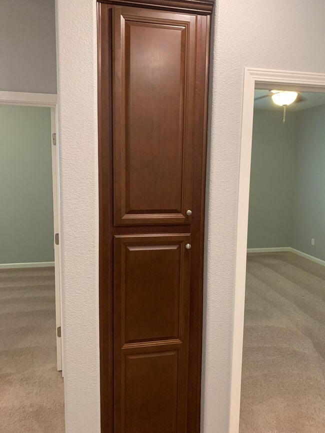 Building Photo - Designer Inspired 4x3 Stunning Home with Bonus Room and 2 Car Garage!