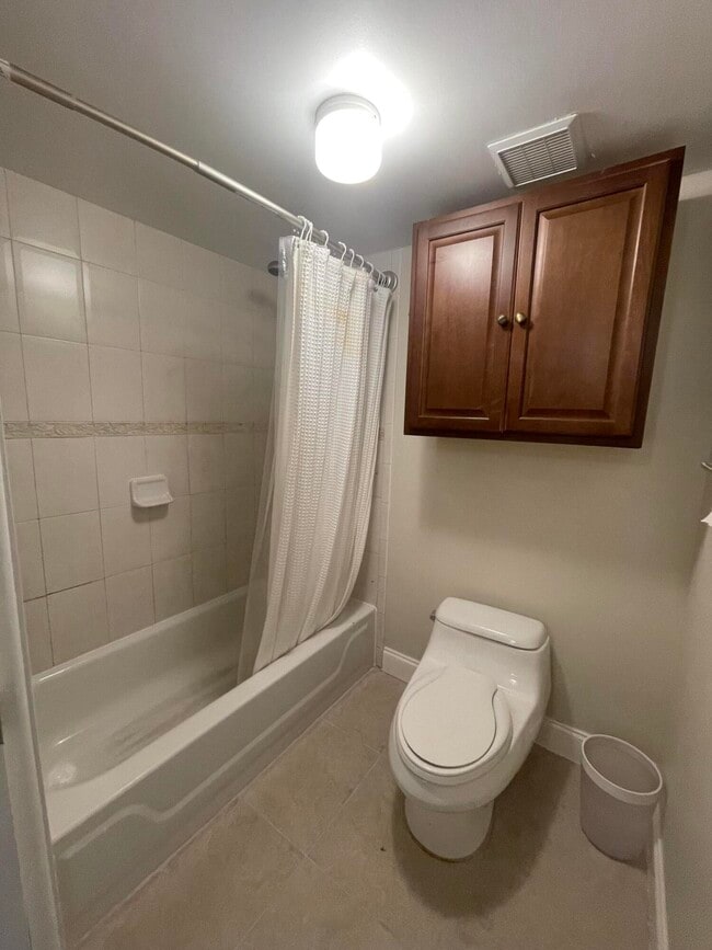 Building Photo - 1743 Village Blvd