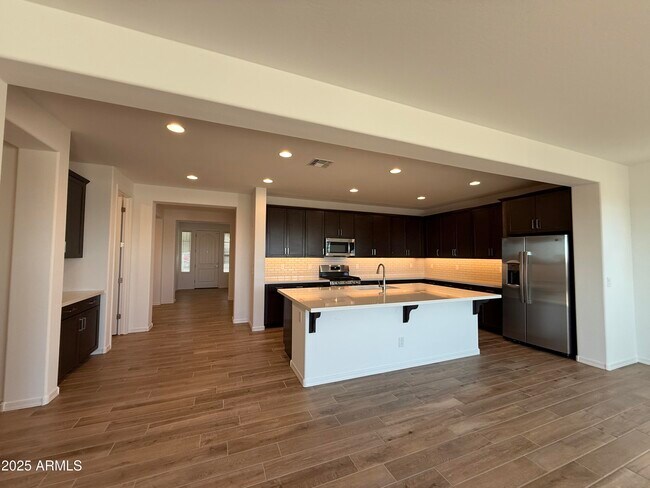 Building Photo - 10155 W Columbus Ave