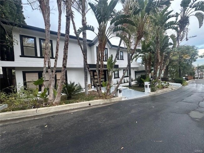 Building Photo - 5128 Llano Dr