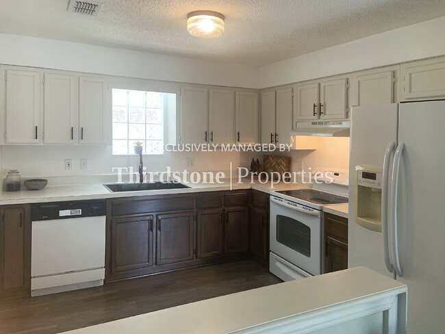 Building Photo - 5611 Ellis Trace Dr