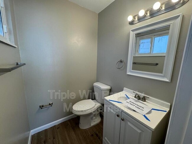 Building Photo - 1630 Kay Dr