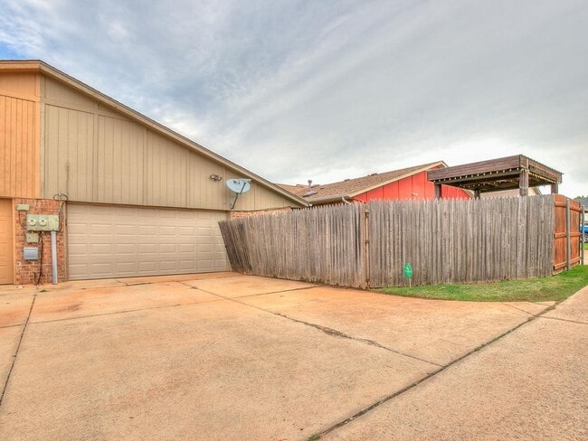 Building Photo - 712 NW 137th St