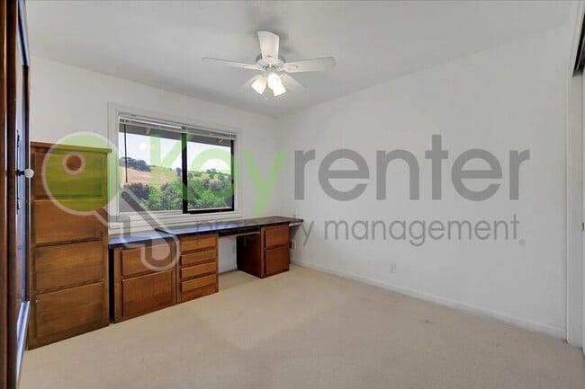 Building Photo - 3556 Mesa Verdes Dr