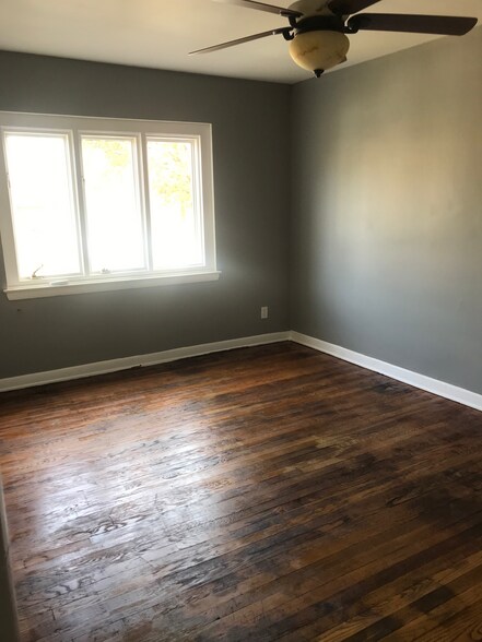 master bedroom - 1329 E 23rd St