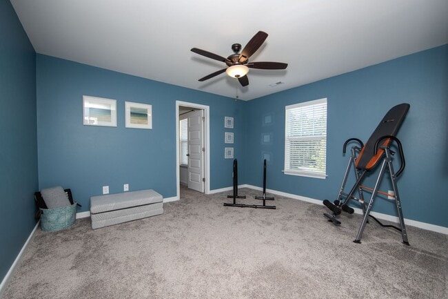 Building Photo - Luxury 5 Bedrooms 3 Full Baths 2 Car Garage