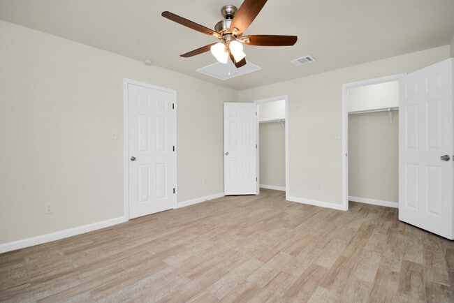 Building Photo - 25409 Pebble Dr