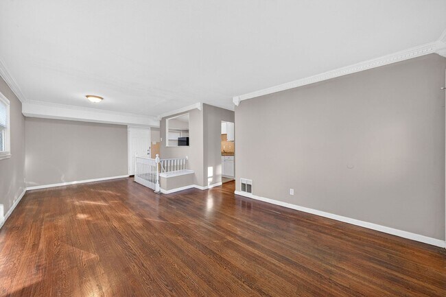 Building Photo - Spacious 3-Bedroom Home for Rent – Section 8 Welcome!