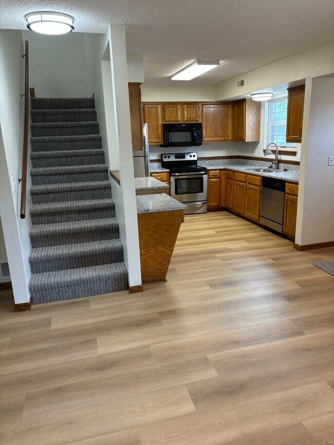 Building Photo - 1329 East 21st terrace