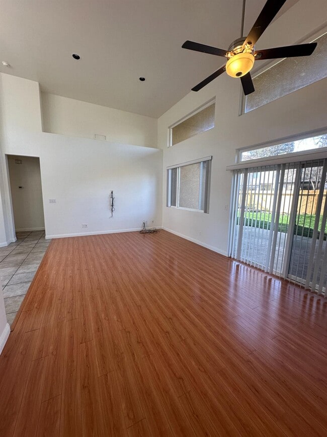 Building Photo - 7351 N Bain Ave