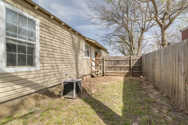Building Photo - 1133 Stubbeman Ave