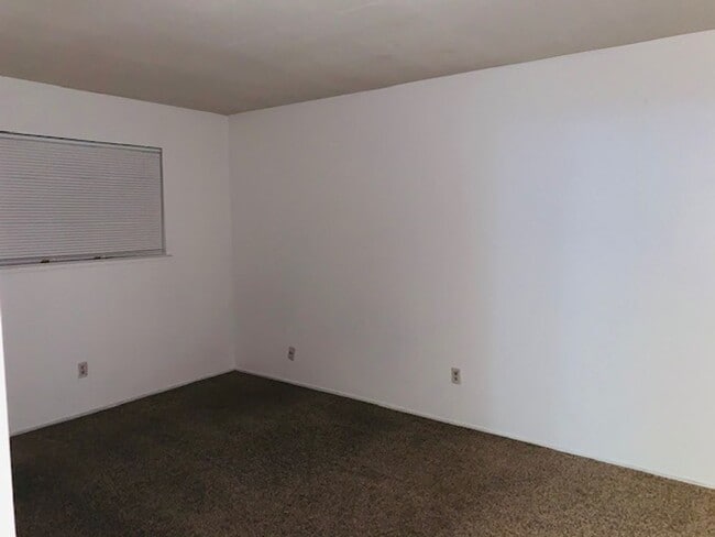 Building Photo - Great Duplex