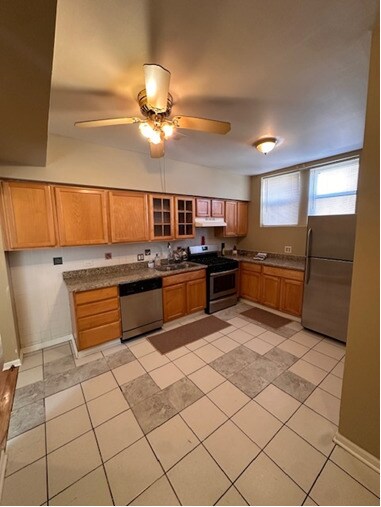 Building Photo - 7223 S Euclid Ave