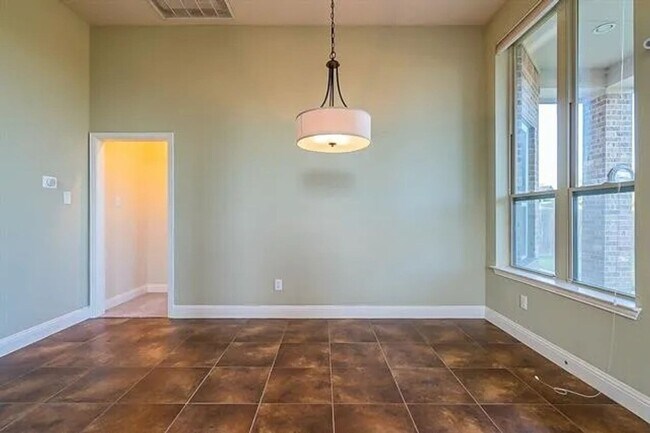 Building Photo - Entertainer's Home in Forney!