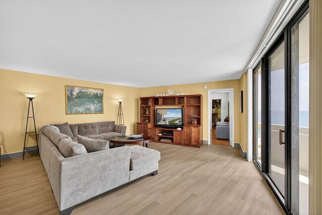 Building Photo - 2800 N Ocean Dr