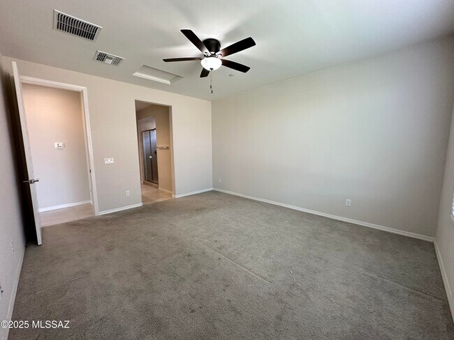 Building Photo - 7806 S Land Grant Dr
