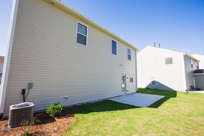 Building Photo - Available Early August - Gorgeous 3 BED 2.5 BA pet-friendly home in RTP with FENCED-IN BACKYARD!