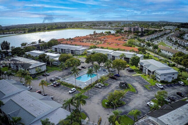 Building Photo - 468 NE 206th Ln